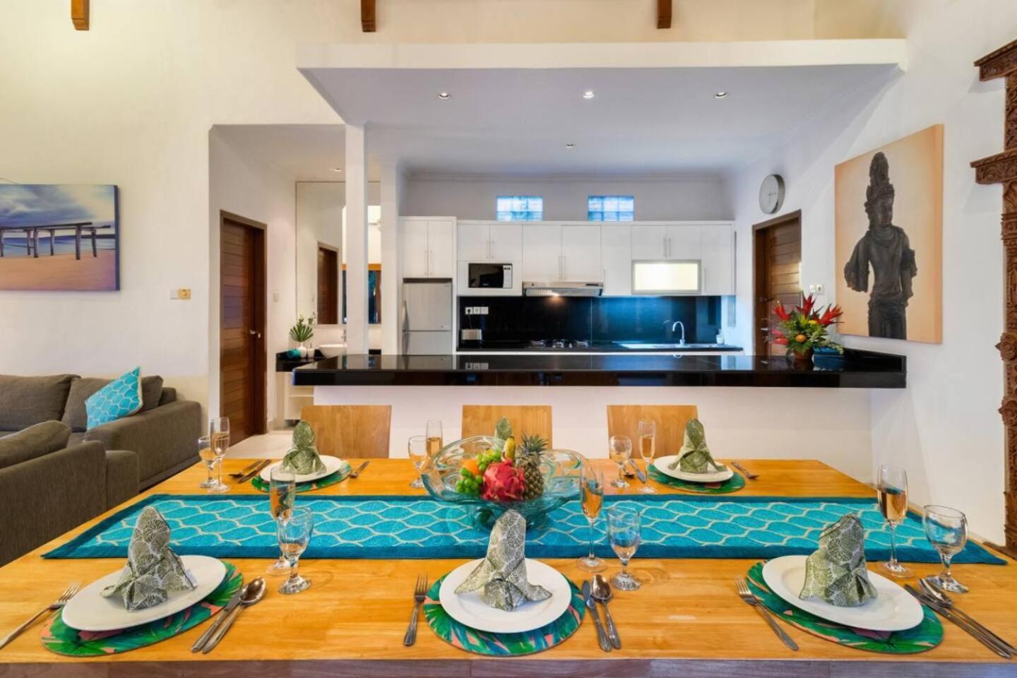 Super Value 3 Bed, Central Seminyak, Walk To Beach المظهر الخارجي الصورة