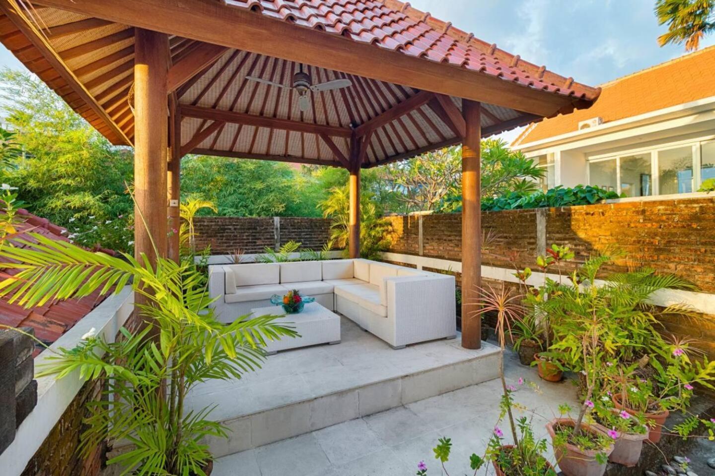 Super Value 3 Bed, Central Seminyak, Walk To Beach المظهر الخارجي الصورة